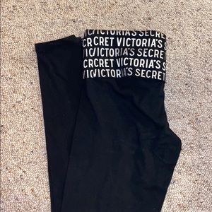 Victoria’s Secret leggings 🖤